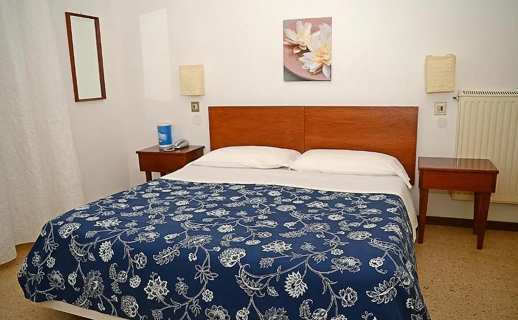 Hotel Kinda Castiglione della Pescaia 3*,